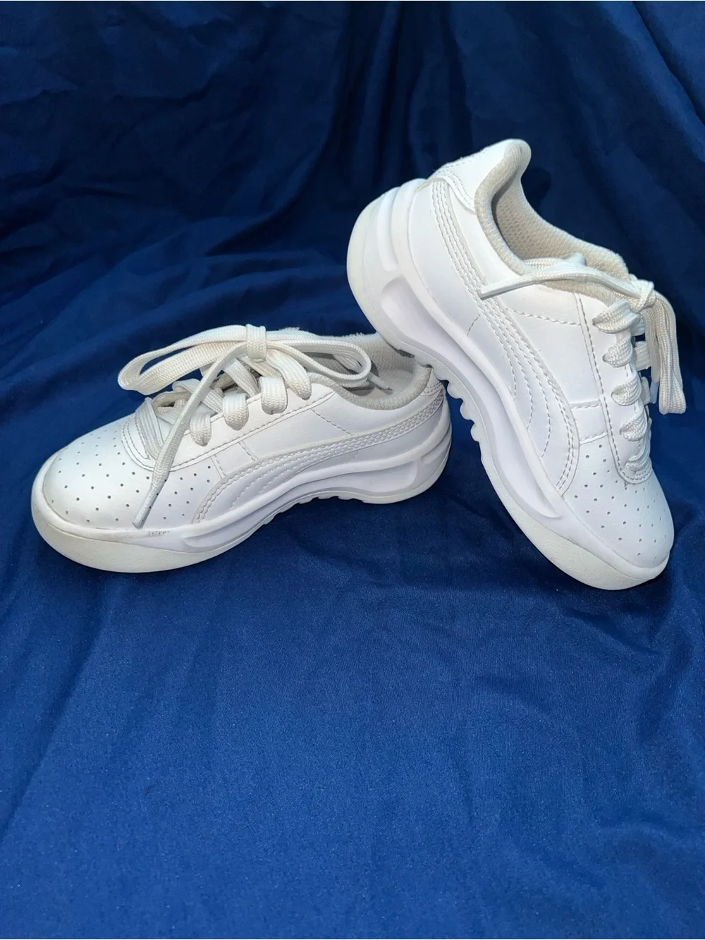 Puma Kids White Low-Top Sneakers with Gold Logo